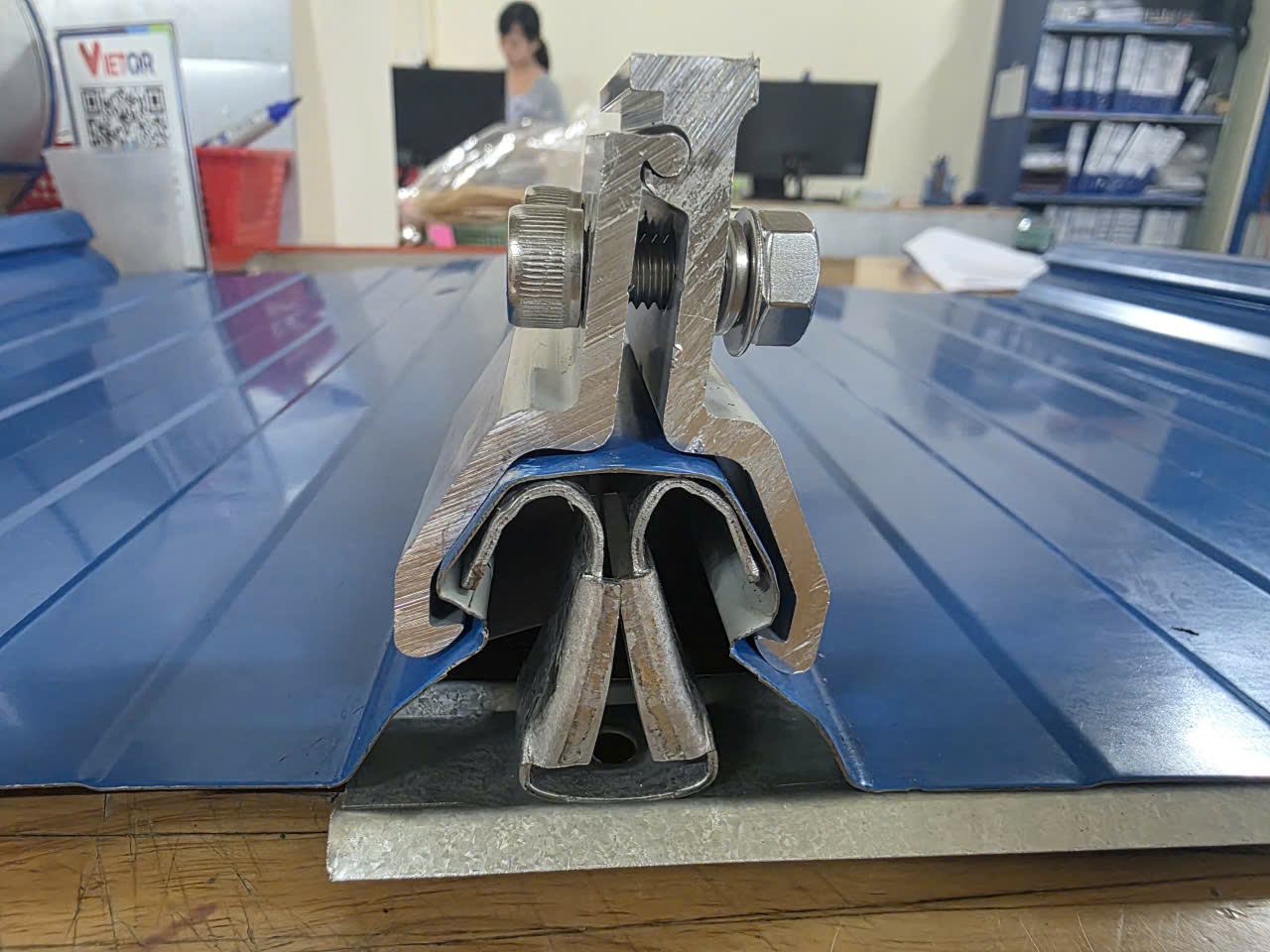 Ke Chống Bão, Cùm Chống Bão Mái Tôn, Giá Rẻ - Sáng Chinh STEEL