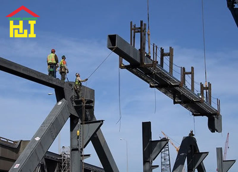 Ứng dụng của thép hình trong xây dựng cầu đường là gì?